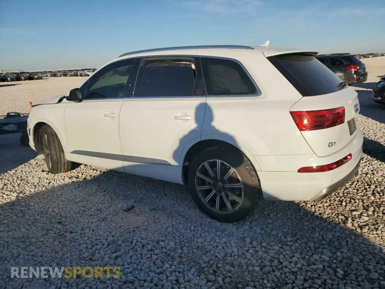 2 Photograph of a damaged car WA1LHAF72KD025620 AUDI Q7 2019