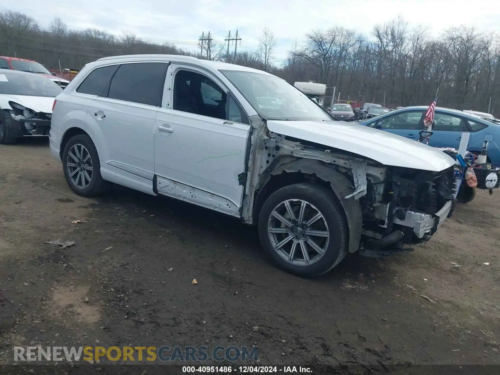 1 Photograph of a damaged car WA1LHAF73KD025691 AUDI Q7 2019
