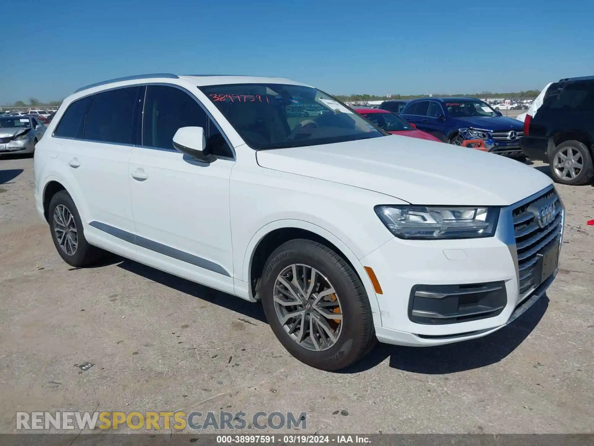 1 Photograph of a damaged car WA1LHAF73KD038571 AUDI Q7 2019