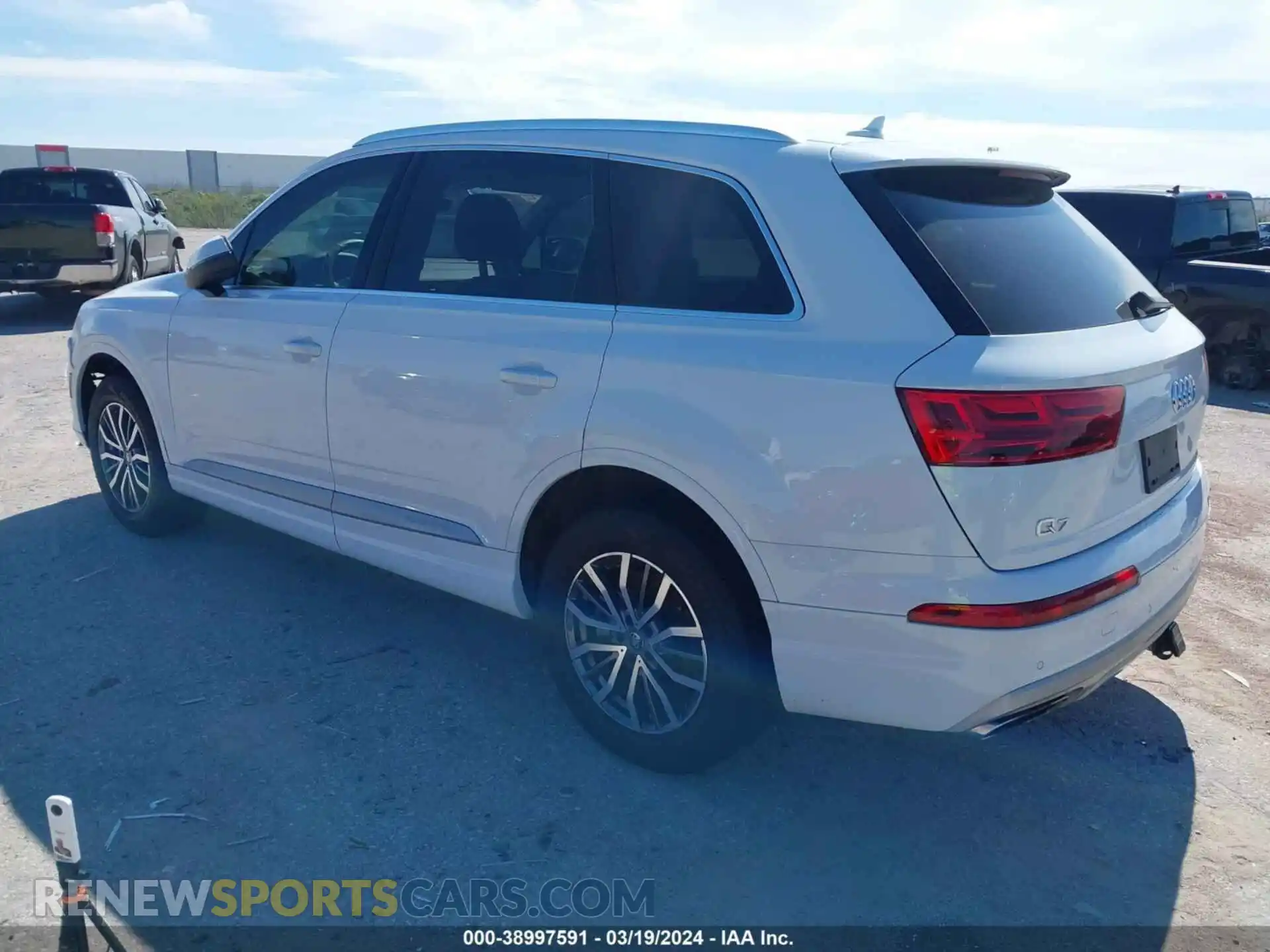 3 Photograph of a damaged car WA1LHAF73KD038571 AUDI Q7 2019