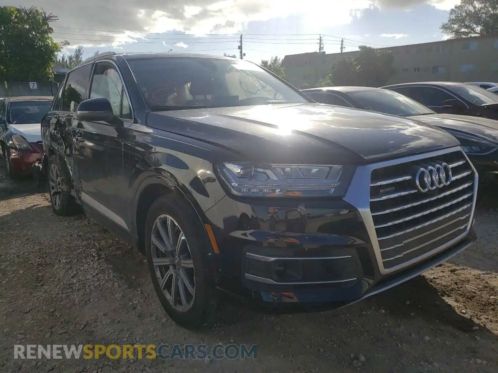 1 Photograph of a damaged car WA1LHAF74KD036005 AUDI Q7 2019