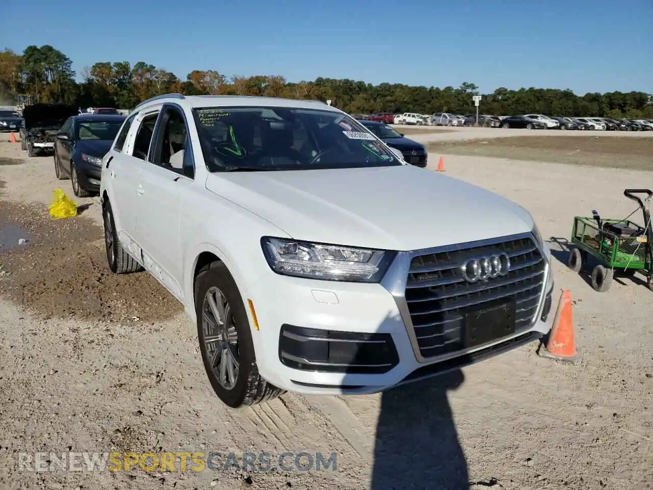 1 Photograph of a damaged car WA1LHAF74KD046386 AUDI Q7 2019