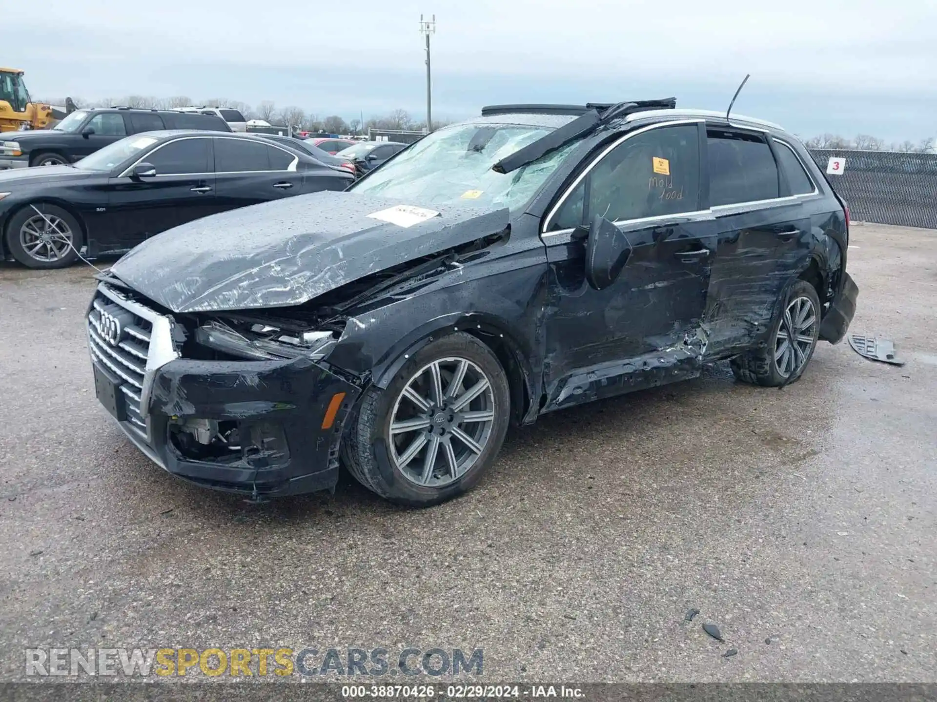 2 Photograph of a damaged car WA1LHAF75KD033226 AUDI Q7 2019