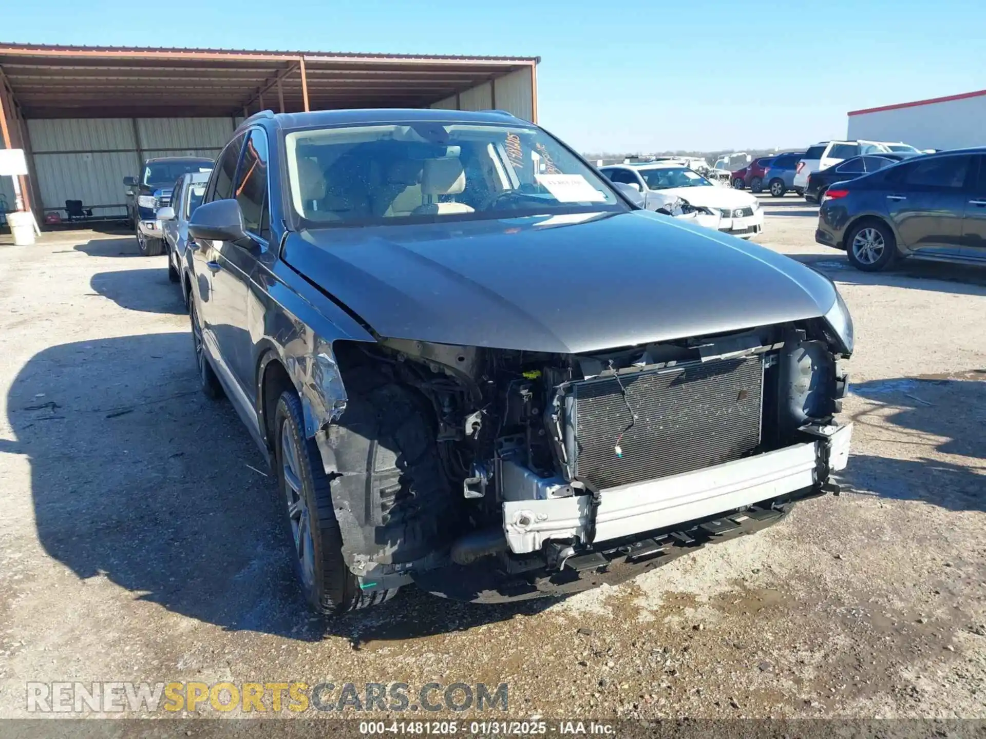 1 Photograph of a damaged car WA1LHAF75KD048356 AUDI Q7 2019
