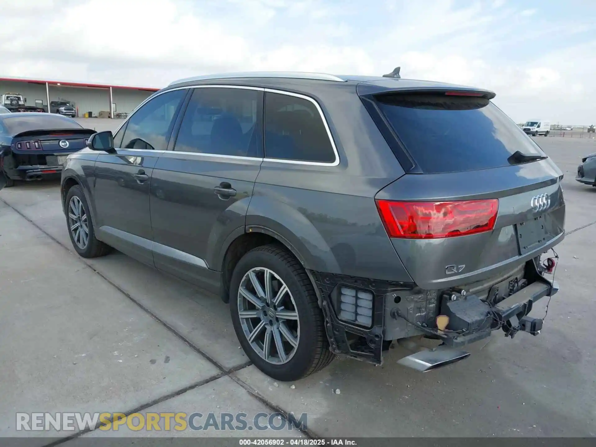 3 Photograph of a damaged car WA1LHAF76KD018184 AUDI Q7 2019