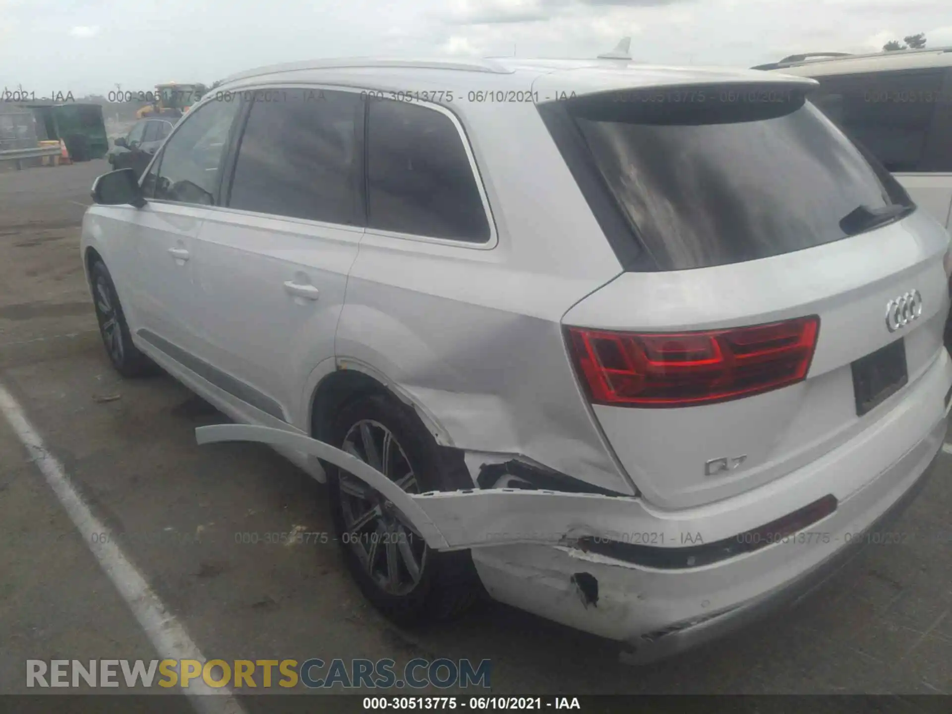 3 Photograph of a damaged car WA1LHAF77KD016850 AUDI Q7 2019