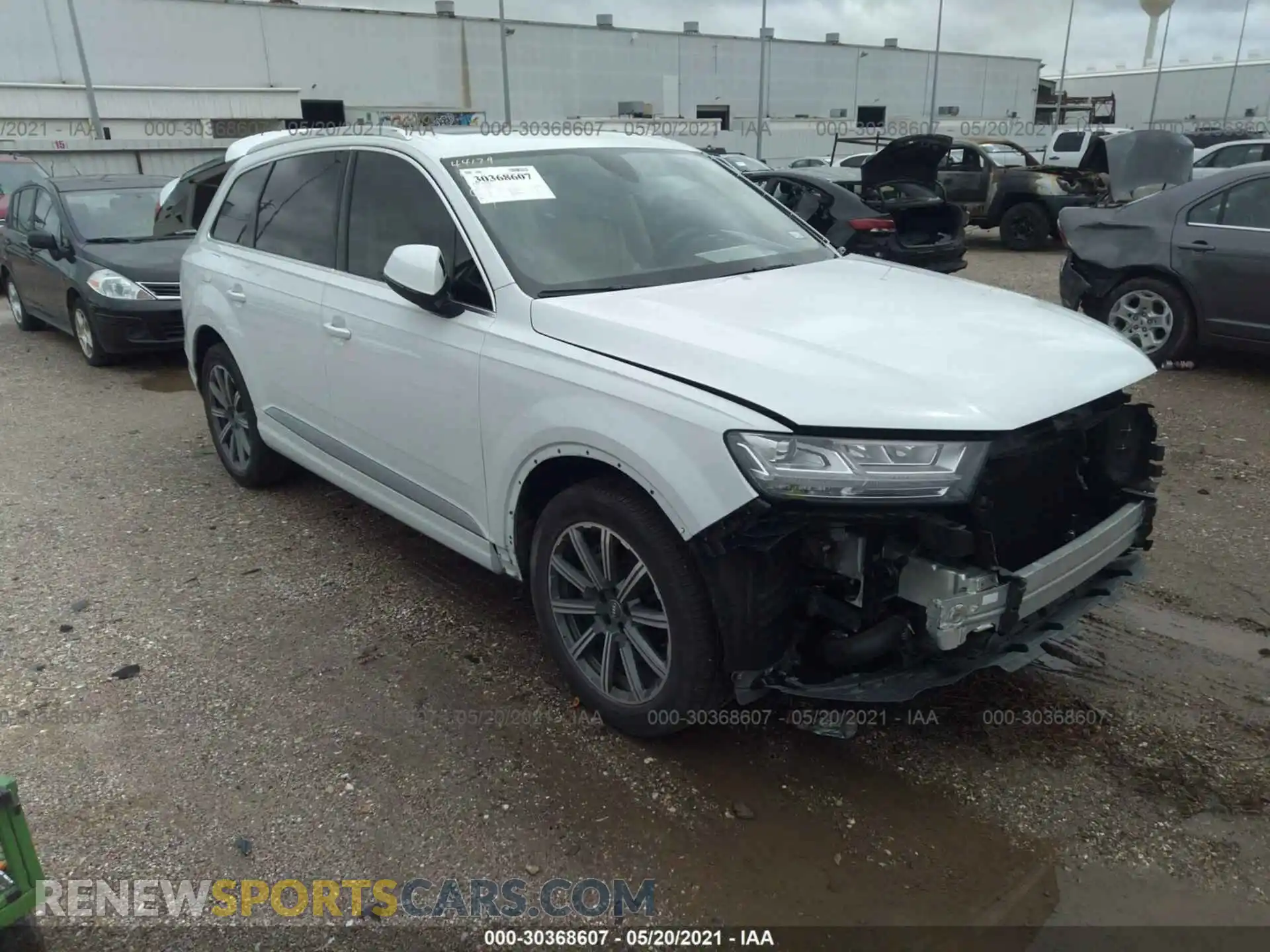 1 Photograph of a damaged car WA1LHAF77KD022583 AUDI Q7 2019