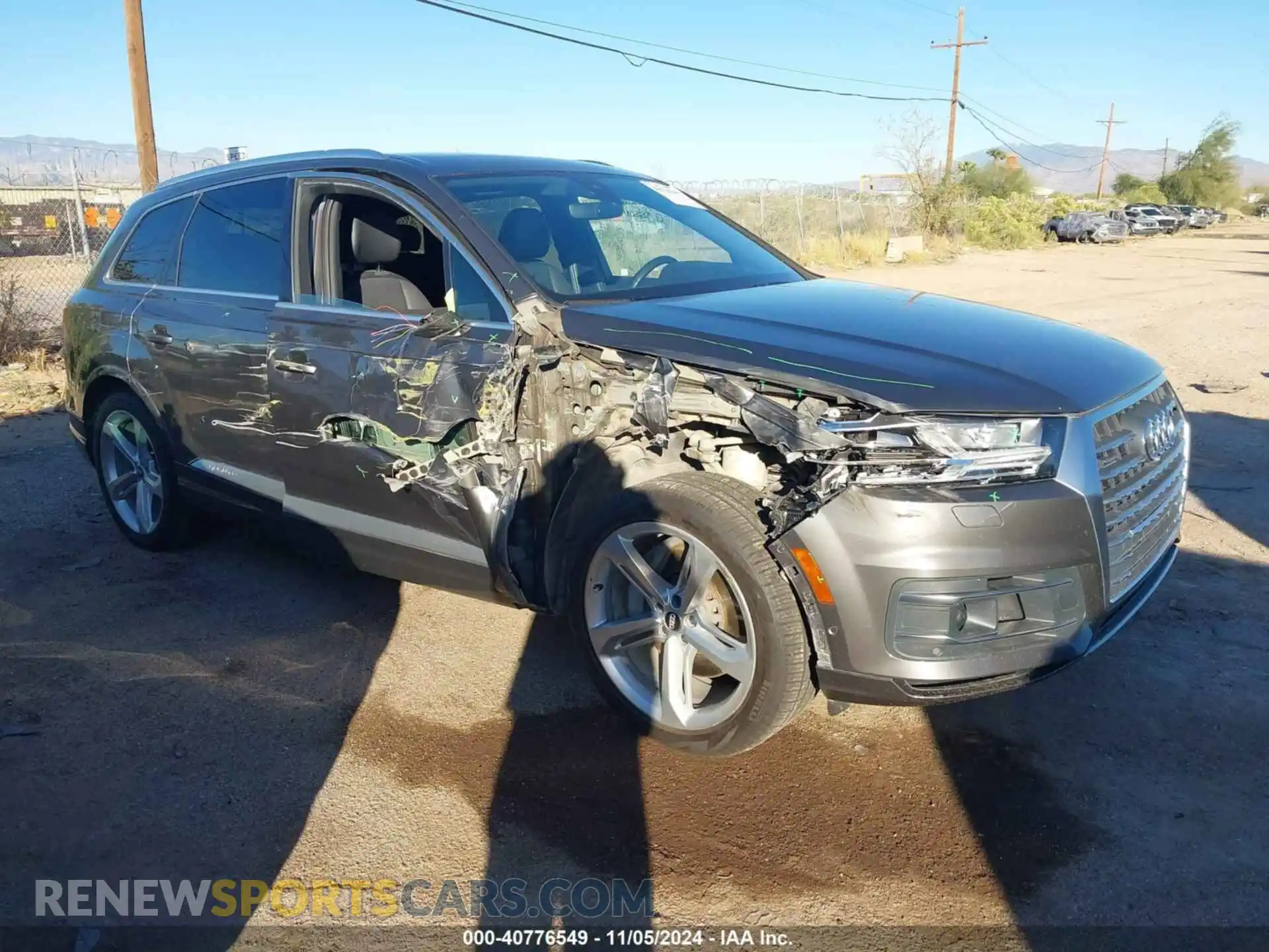 1 Photograph of a damaged car WA1VAAF70KD004536 AUDI Q7 2019