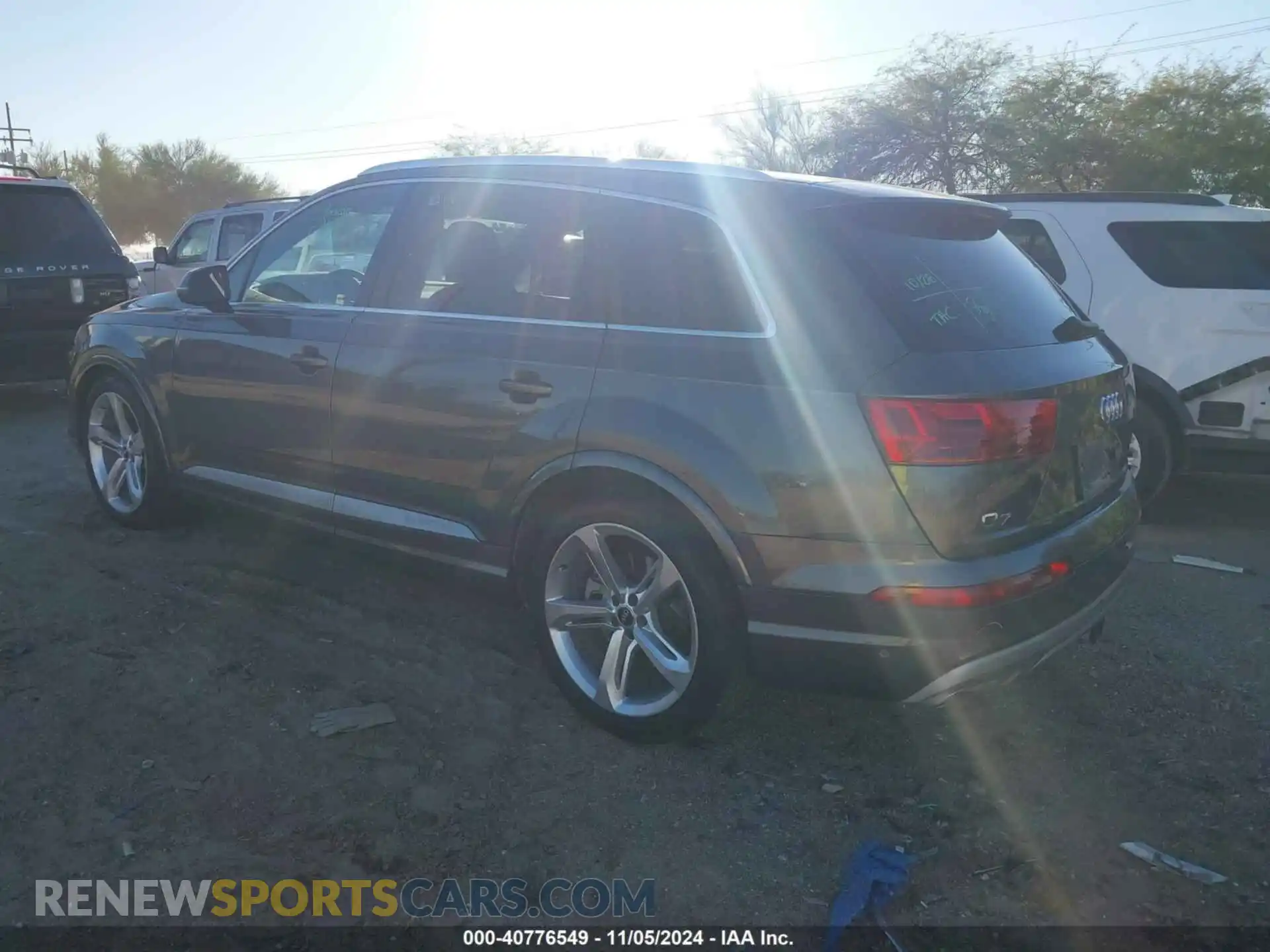 3 Photograph of a damaged car WA1VAAF70KD004536 AUDI Q7 2019