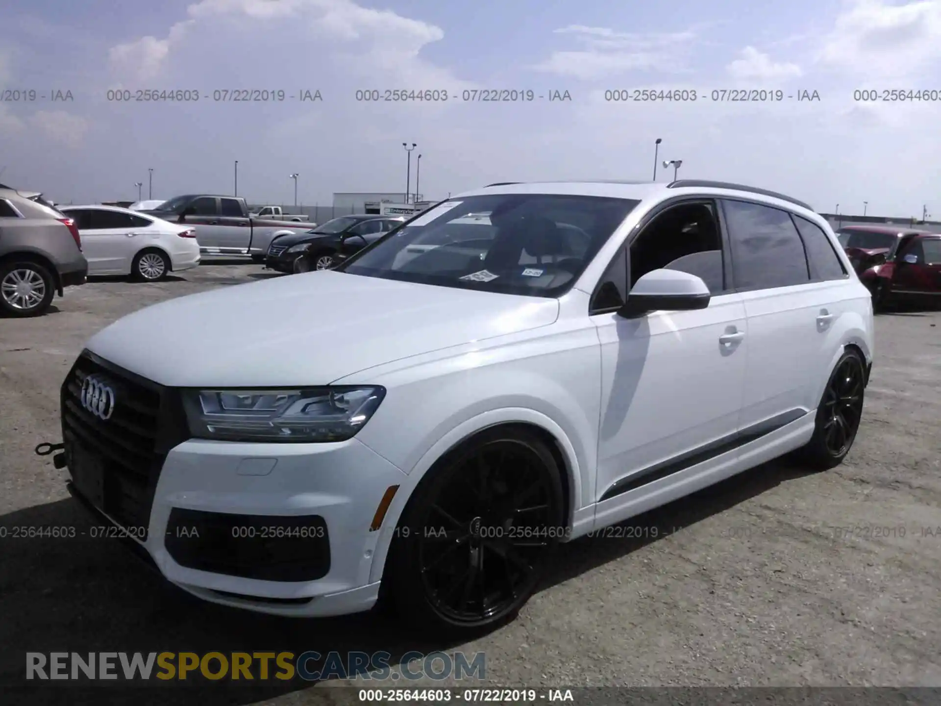 2 Photograph of a damaged car WA1VAAF71KD003508 AUDI Q7 2019