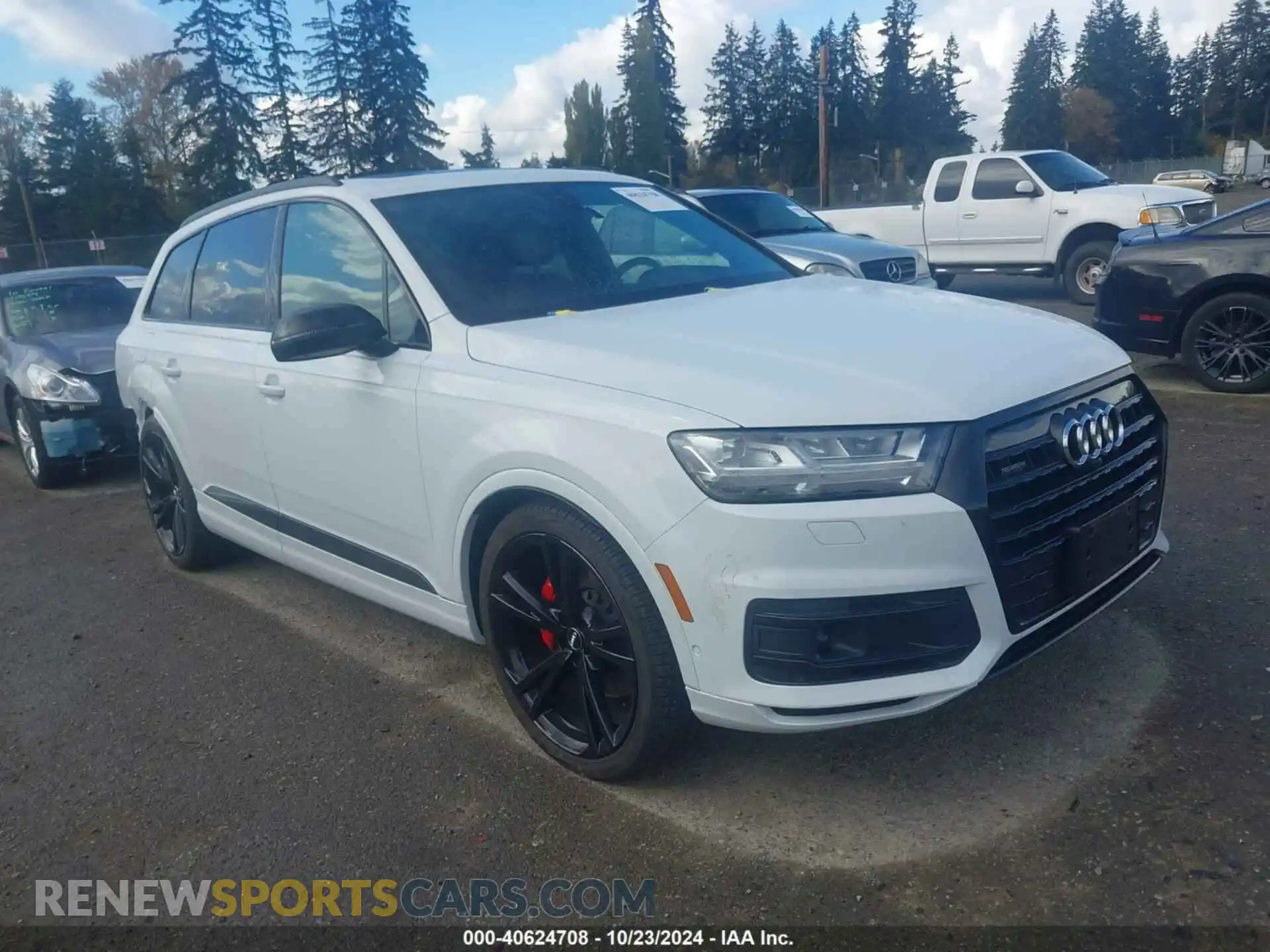 1 Photograph of a damaged car WA1VAAF71KD033365 AUDI Q7 2019