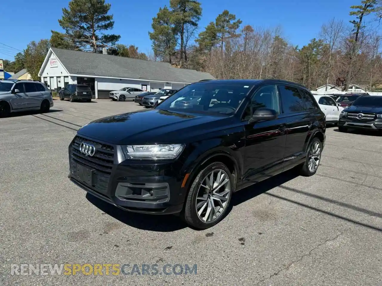 1 Photograph of a damaged car WA1VAAF72KD007695 AUDI Q7 2019