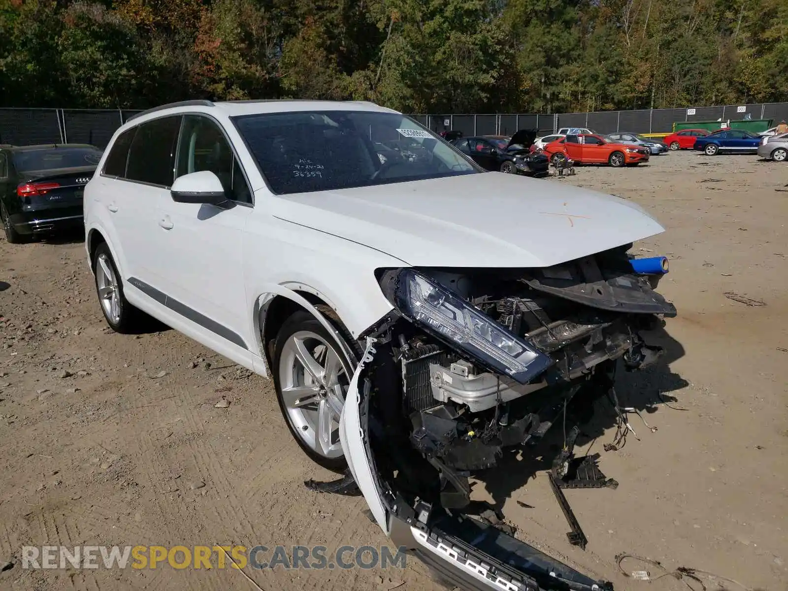 1 Photograph of a damaged car WA1VAAF72KD017885 AUDI Q7 2019