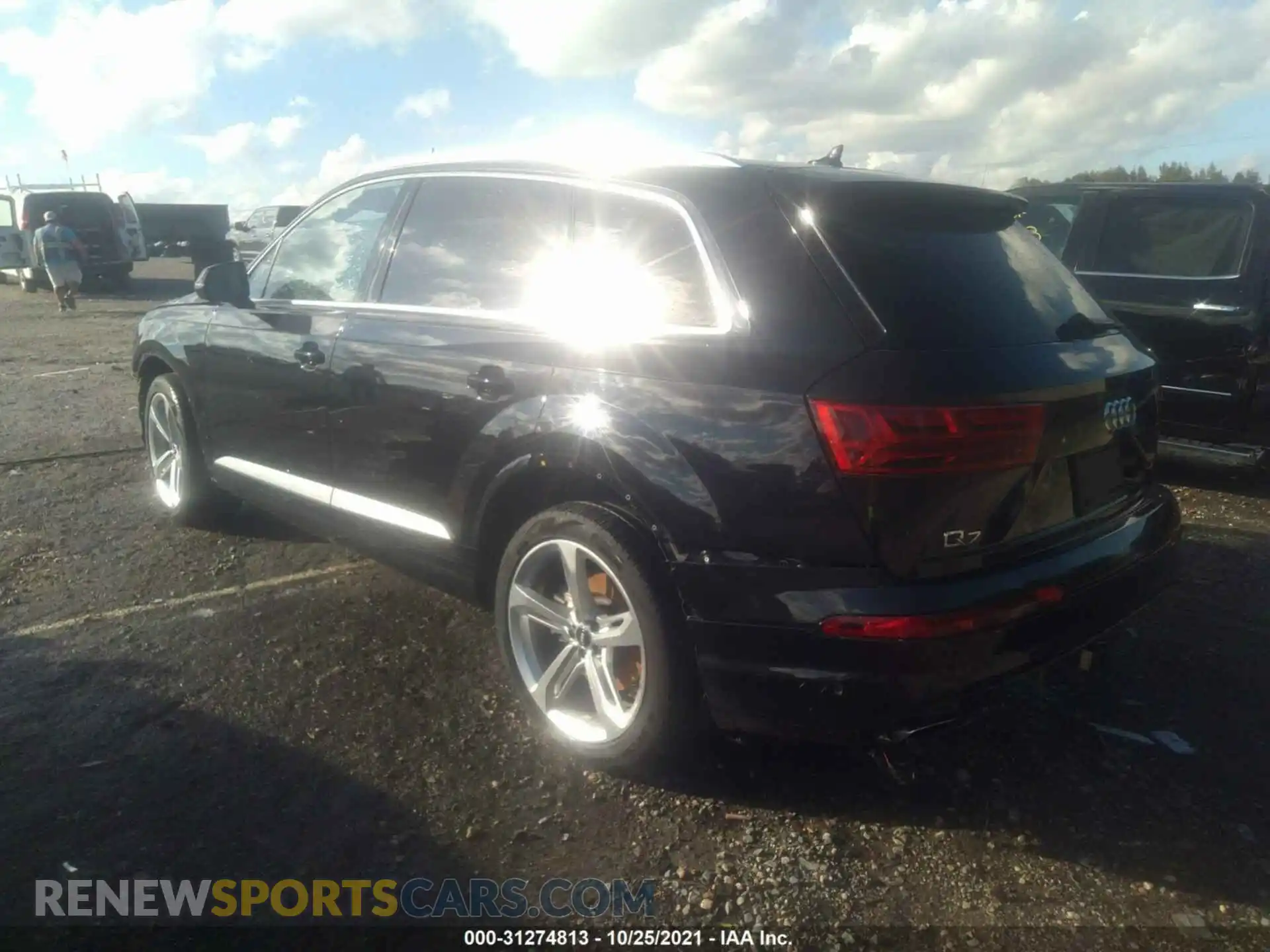 3 Photograph of a damaged car WA1VAAF74KD024305 AUDI Q7 2019