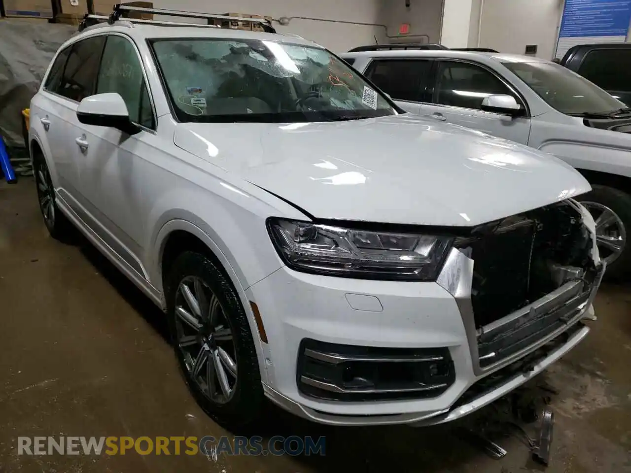 1 Photograph of a damaged car WA1VAAF74KD039371 AUDI Q7 2019