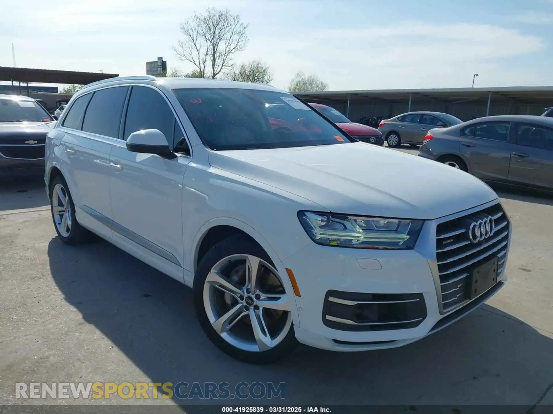 1 Фотография поврежденного автомобиля WA1VAAF75KD017718 AUDI Q7 2019