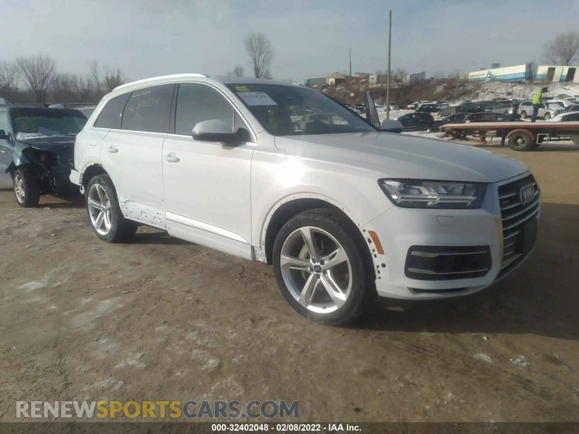 1 Photograph of a damaged car WA1VAAF75KD024233 AUDI Q7 2019