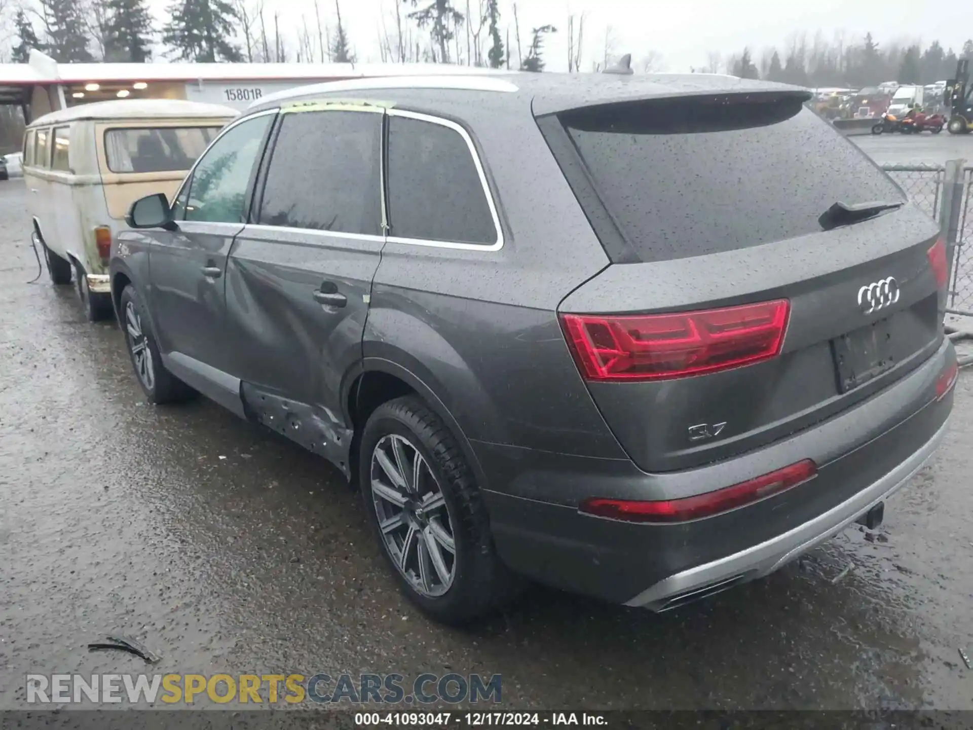 3 Photograph of a damaged car WA1VAAF75KD031828 AUDI Q7 2019