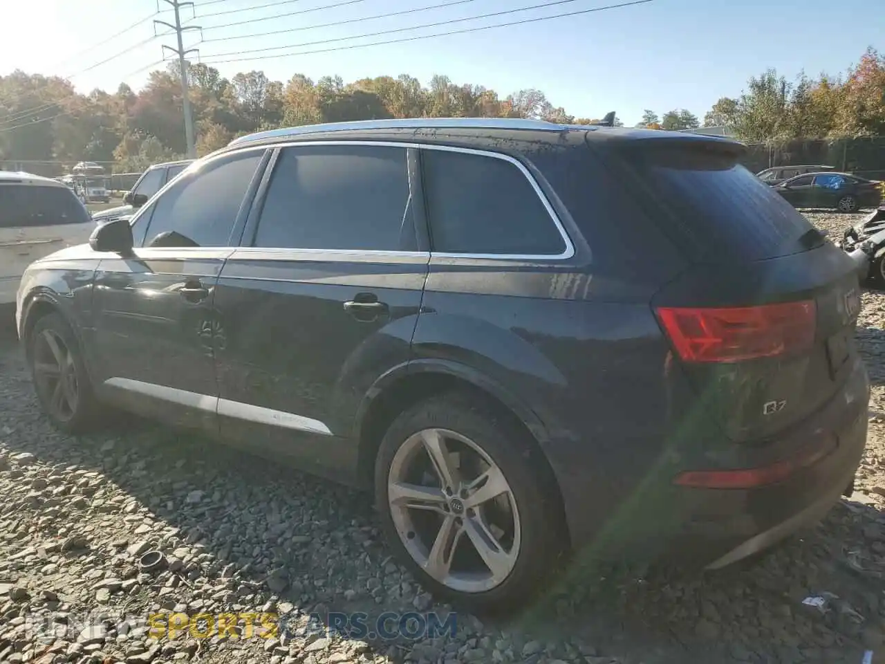 2 fotografías del automóvil dañado WA1VAAF76KD010356 AUDI Q7 2019