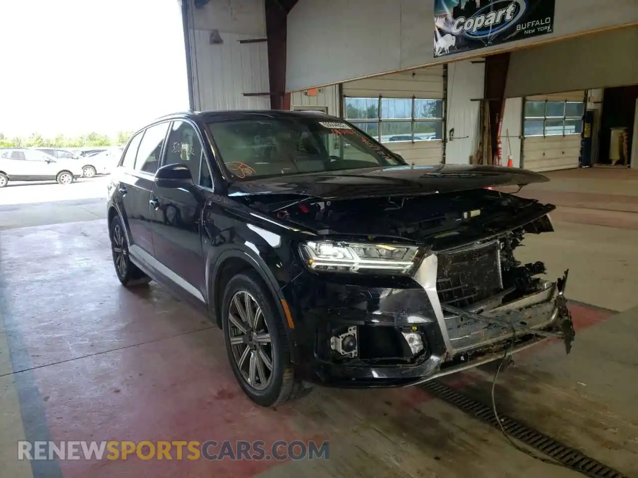 1 Photograph of a damaged car WA1VAAF76KD039923 AUDI Q7 2019