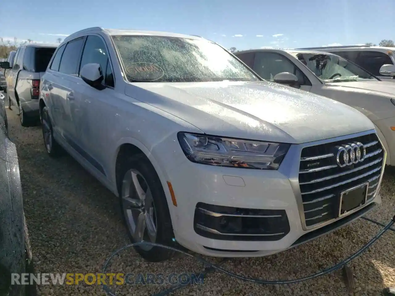 1 Photograph of a damaged car WA1VAAF79KD036305 AUDI Q7 2019