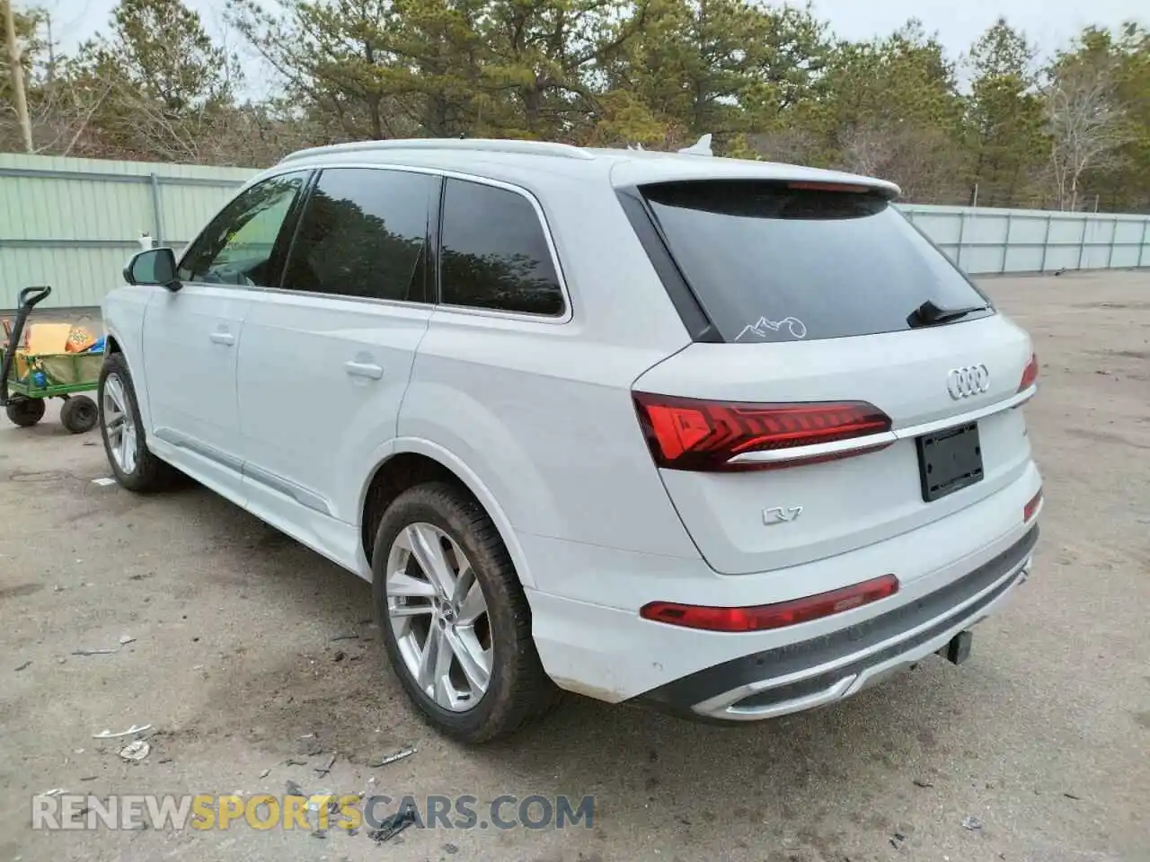 3 Photograph of a damaged car WA1LJAF74LD006931 AUDI Q7 2020