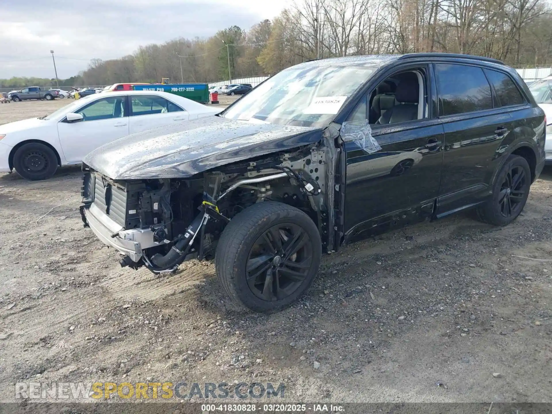 2 Photograph of a damaged car WA1LJAF74LD010610 AUDI Q7 2020