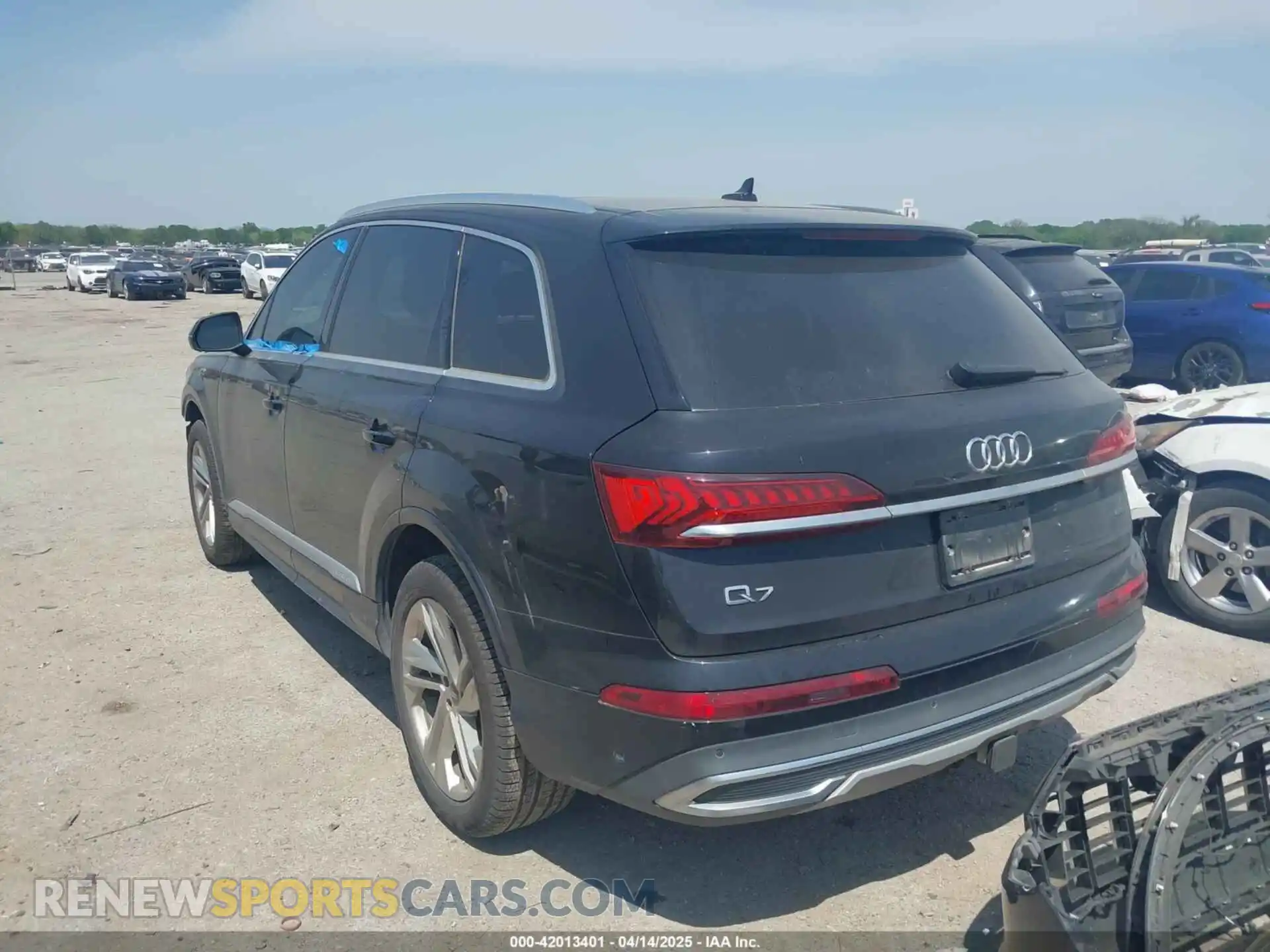 3 Photograph of a damaged car WA1LJAF76LD010317 AUDI Q7 2020