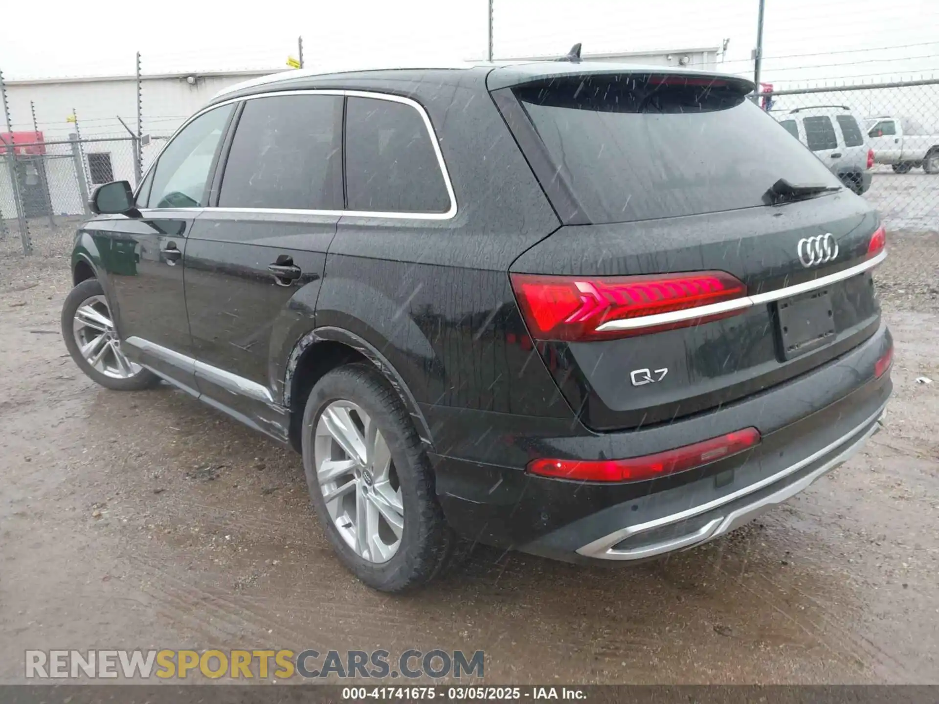 3 Photograph of a damaged car WA1LXAF70LD002373 AUDI Q7 2020