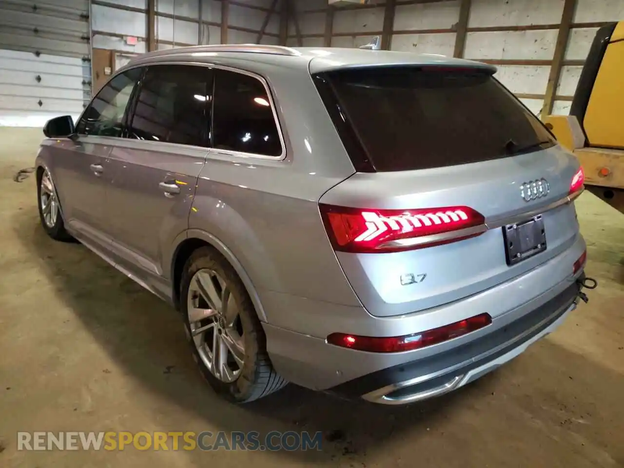 3 Photograph of a damaged car WA1LXAF72LD002732 AUDI Q7 2020