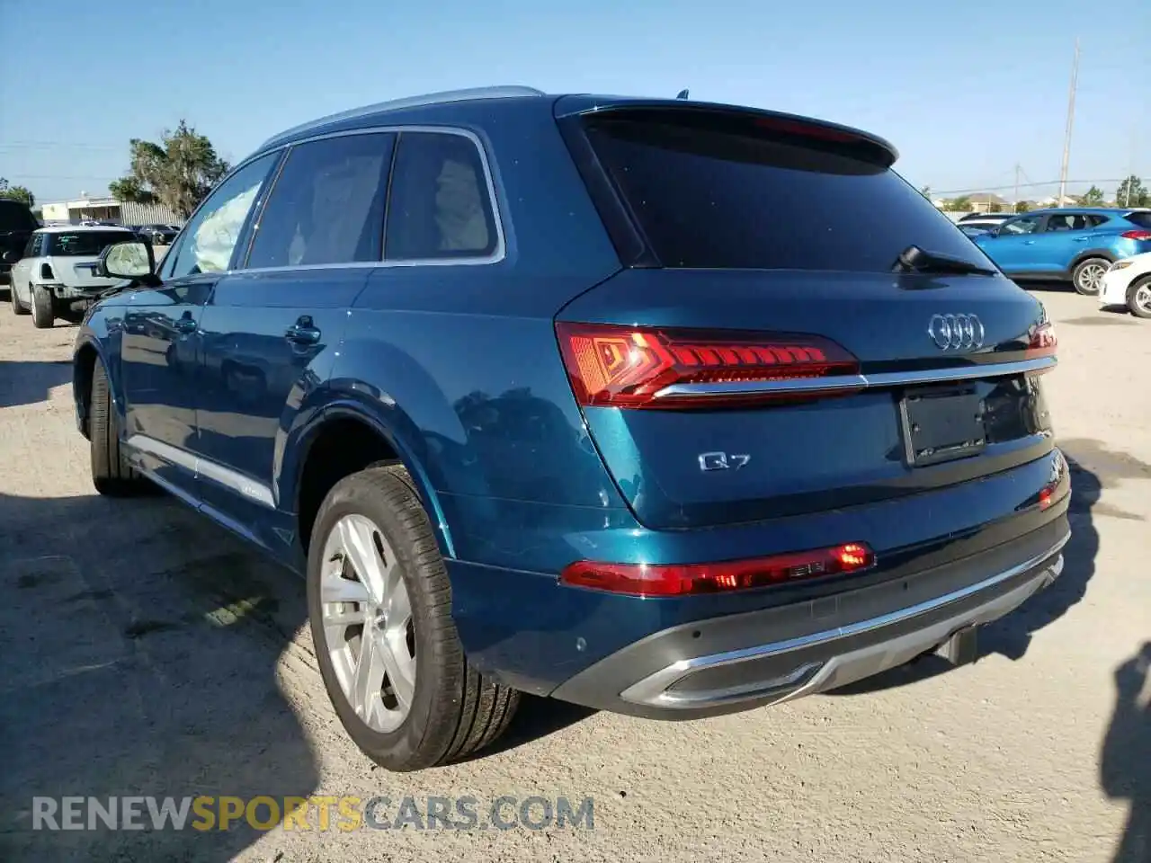 3 Photograph of a damaged car WA1LXAF72LD005498 AUDI Q7 2020