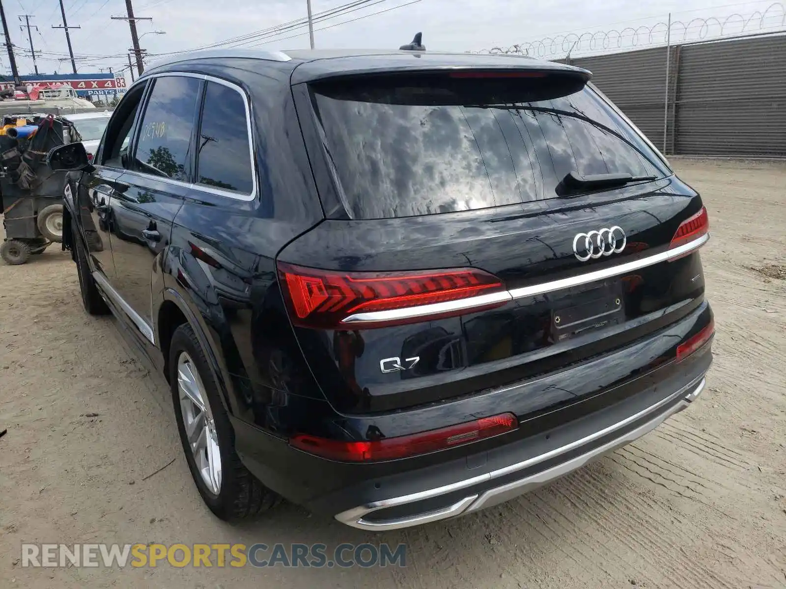 3 Photograph of a damaged car WA1LXAF73LD002173 AUDI Q7 2020