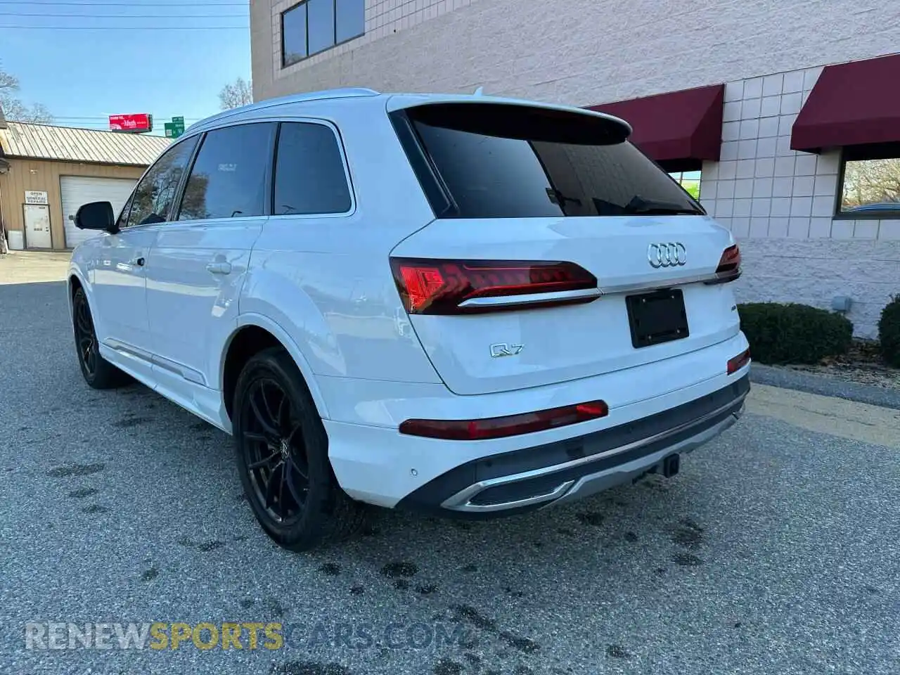 3 Photograph of a damaged car WA1LXAF74LD005065 AUDI Q7 2020