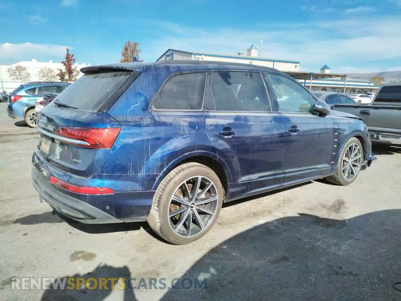 3 Photograph of a damaged car WA1LXAF75LD009044 AUDI Q7 2020