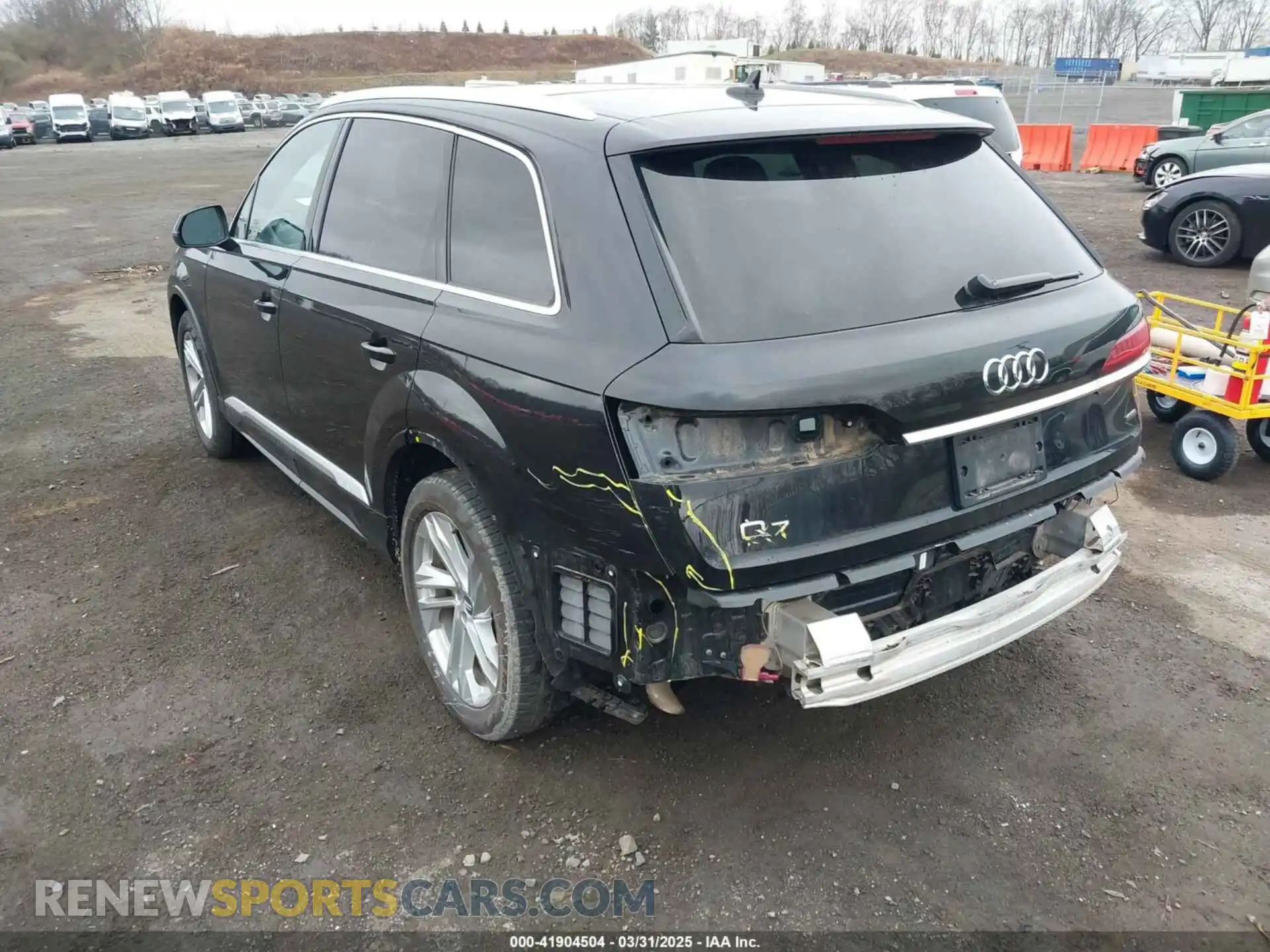 3 Photograph of a damaged car WA1LXAF76LD011840 AUDI Q7 2020