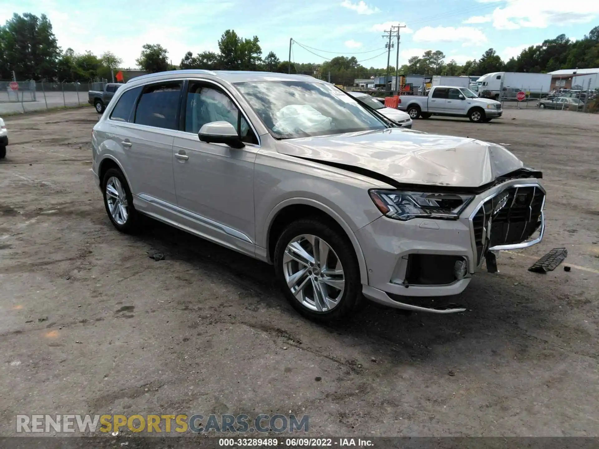 1 Photograph of a damaged car WA1LXAF7XLD006785 AUDI Q7 2020