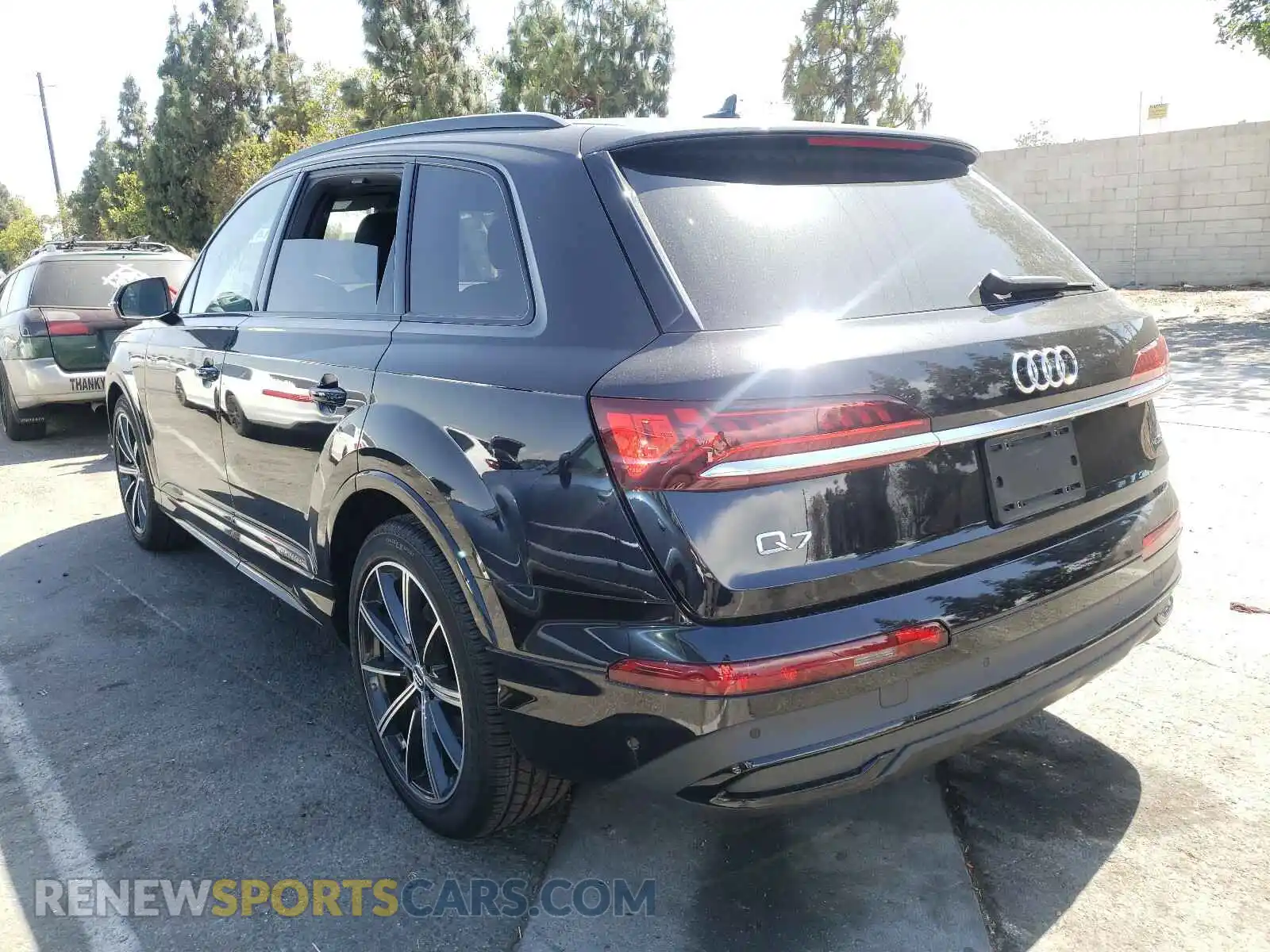 3 Photograph of a damaged car WA1VXAF70LD003984 AUDI Q7 2020