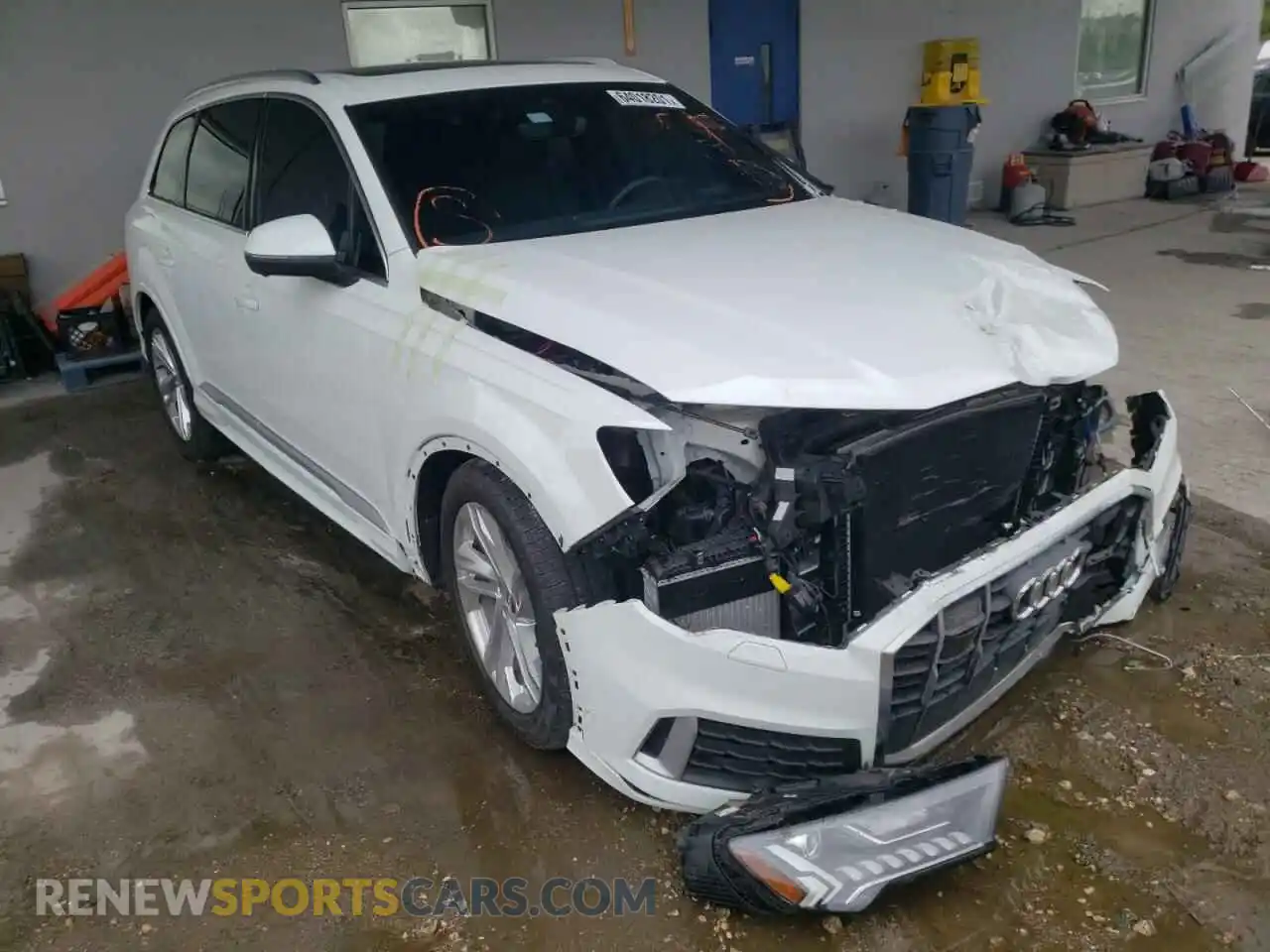 1 Photograph of a damaged car WA1VXAF70LD004729 AUDI Q7 2020