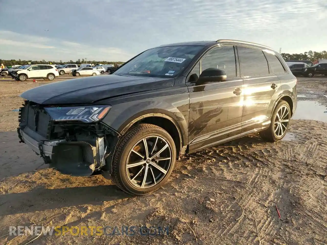 1 Photograph of a damaged car WA1VXAF78LD005739 AUDI Q7 2020