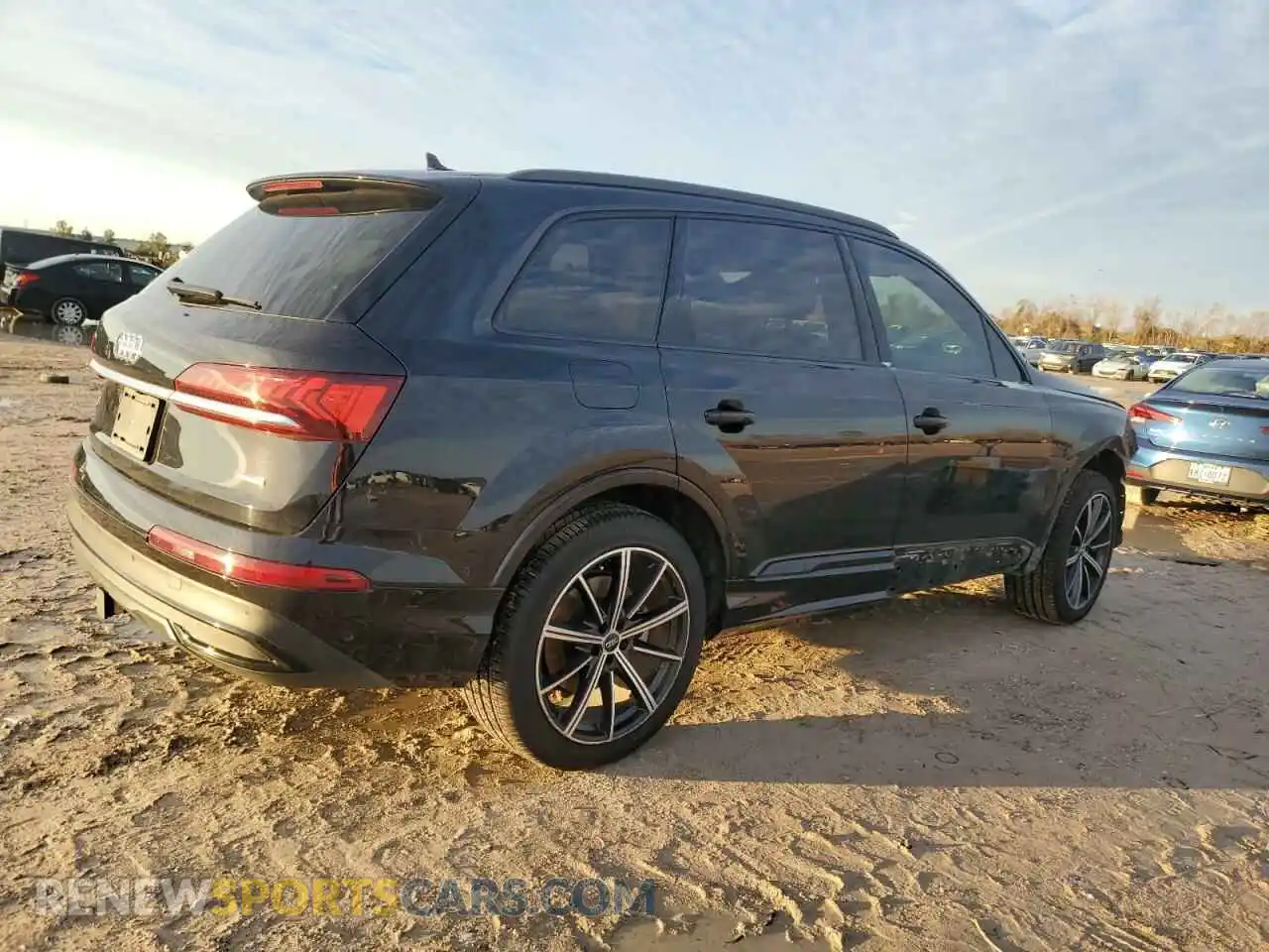 3 Photograph of a damaged car WA1VXAF78LD005739 AUDI Q7 2020