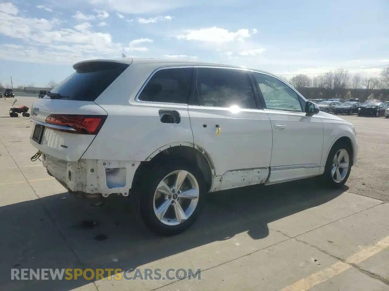 3 Photograph of a damaged car WA1AXAF71MD015299 AUDI Q7 2021
