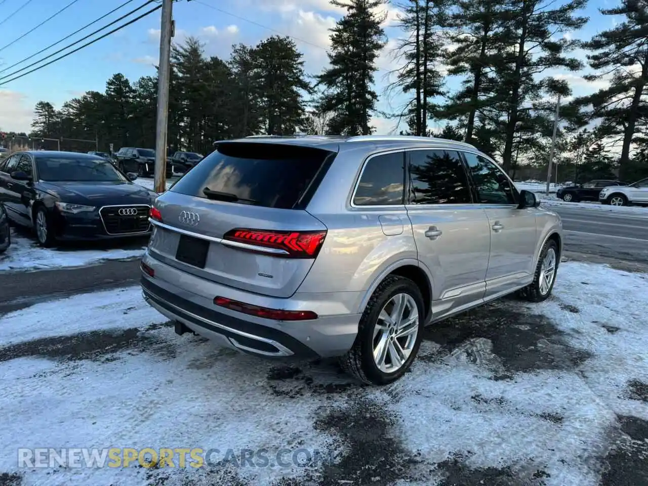 3 Photograph of a damaged car WA1AXAF72MD024576 AUDI Q7 2021