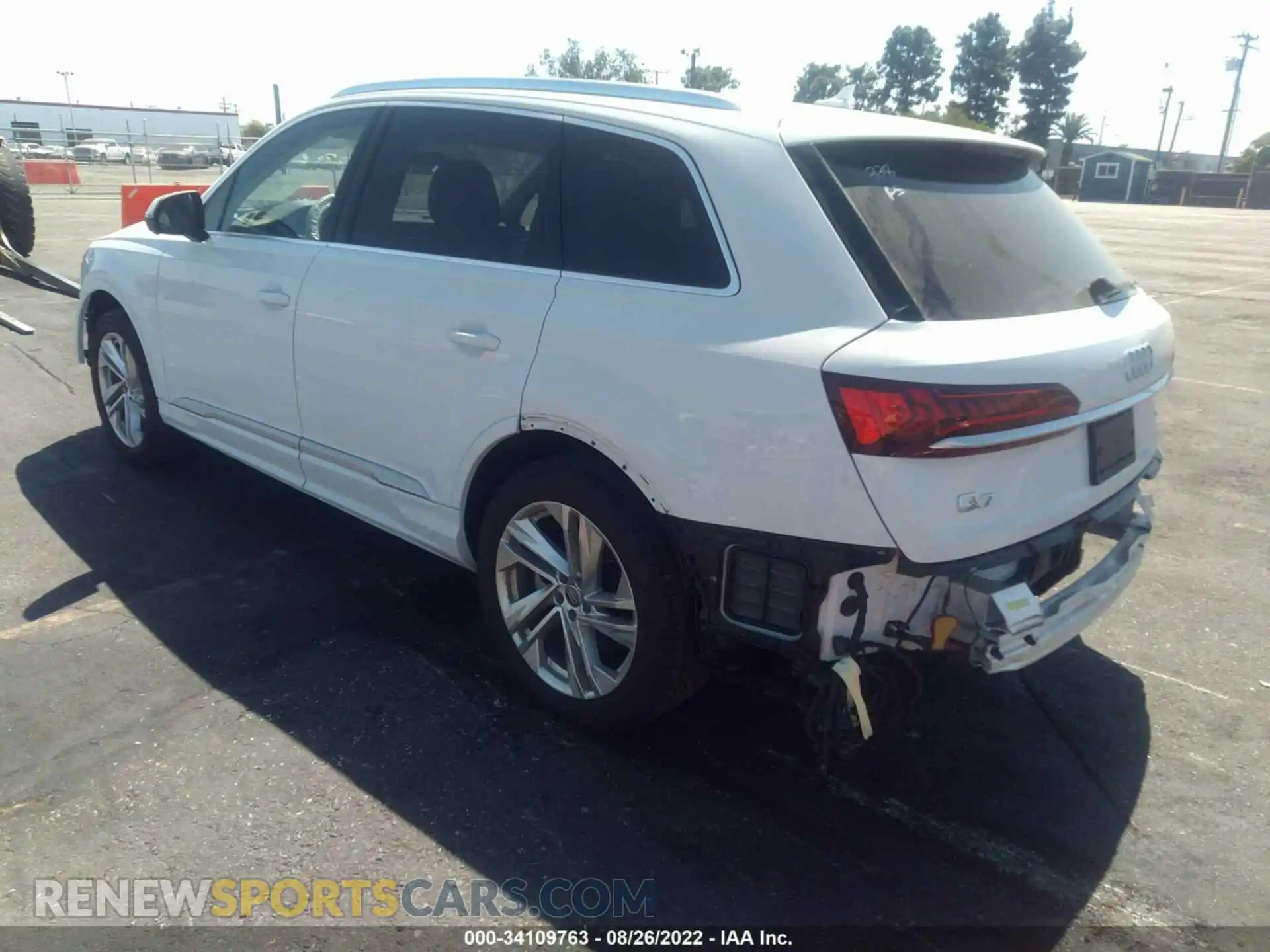 3 Photograph of a damaged car WA1AXAF77MD011435 AUDI Q7 2021