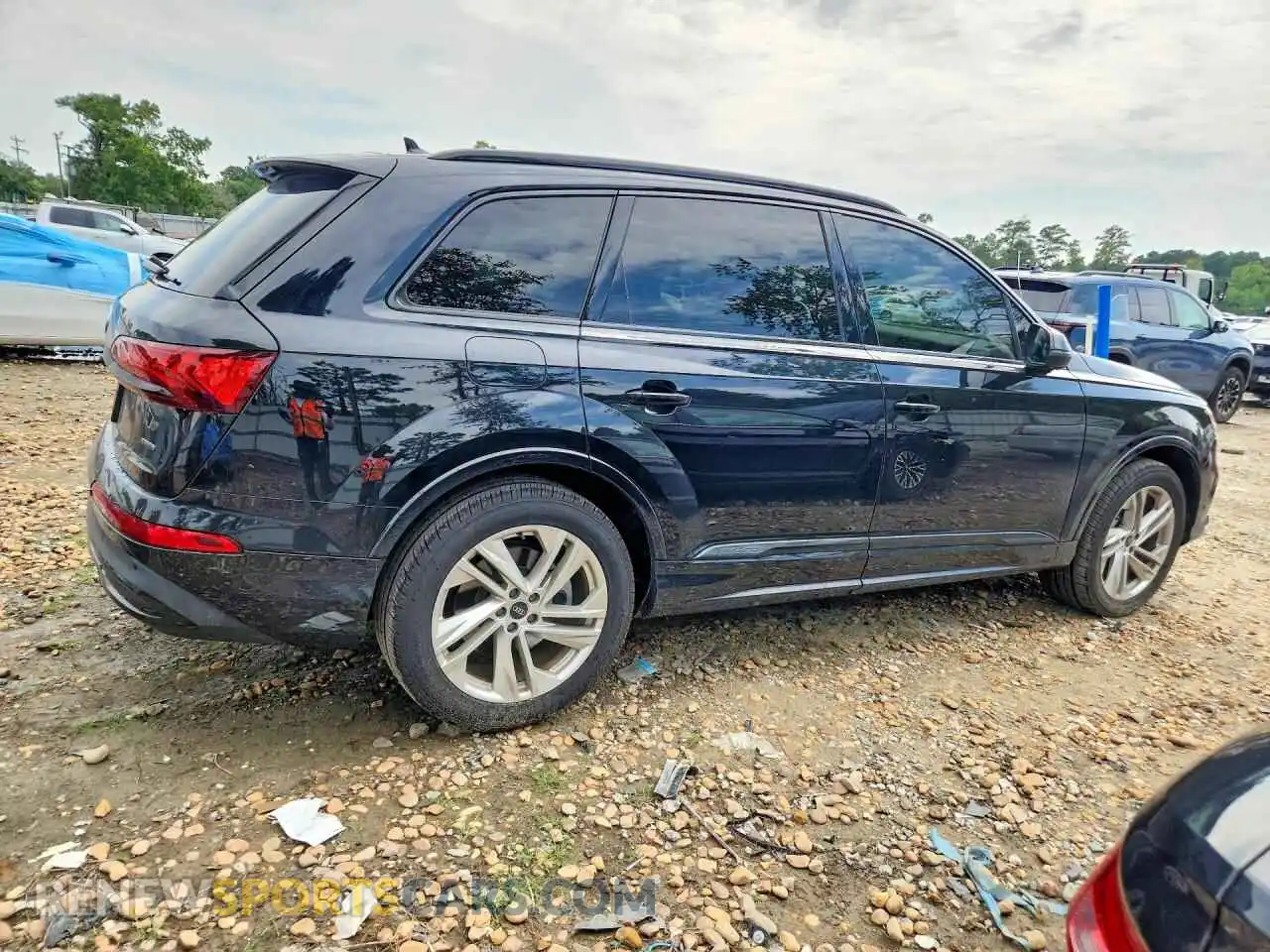 3 Photograph of a damaged car WA1AXAF7XMD021523 AUDI Q7 2021