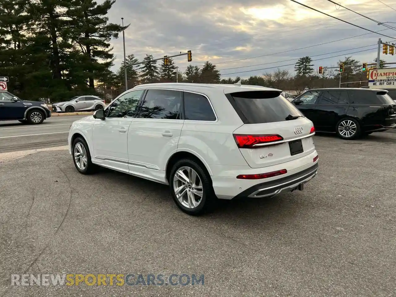 3 Photograph of a damaged car WA1AXAF7XMD028911 AUDI Q7 2021