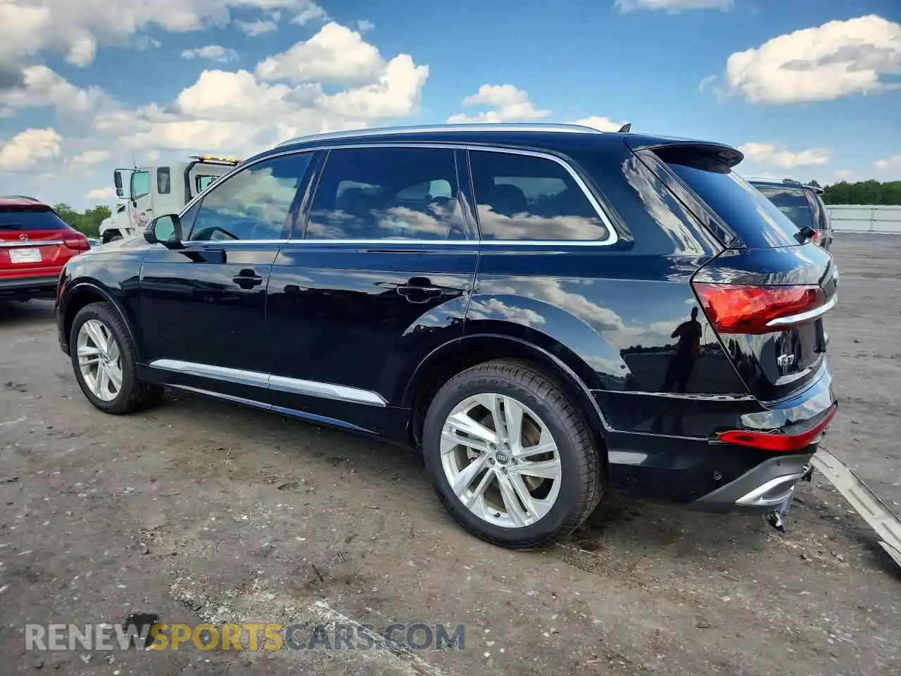 2 Photograph of a damaged car WA1LJAF70MD011786 AUDI Q7 2021