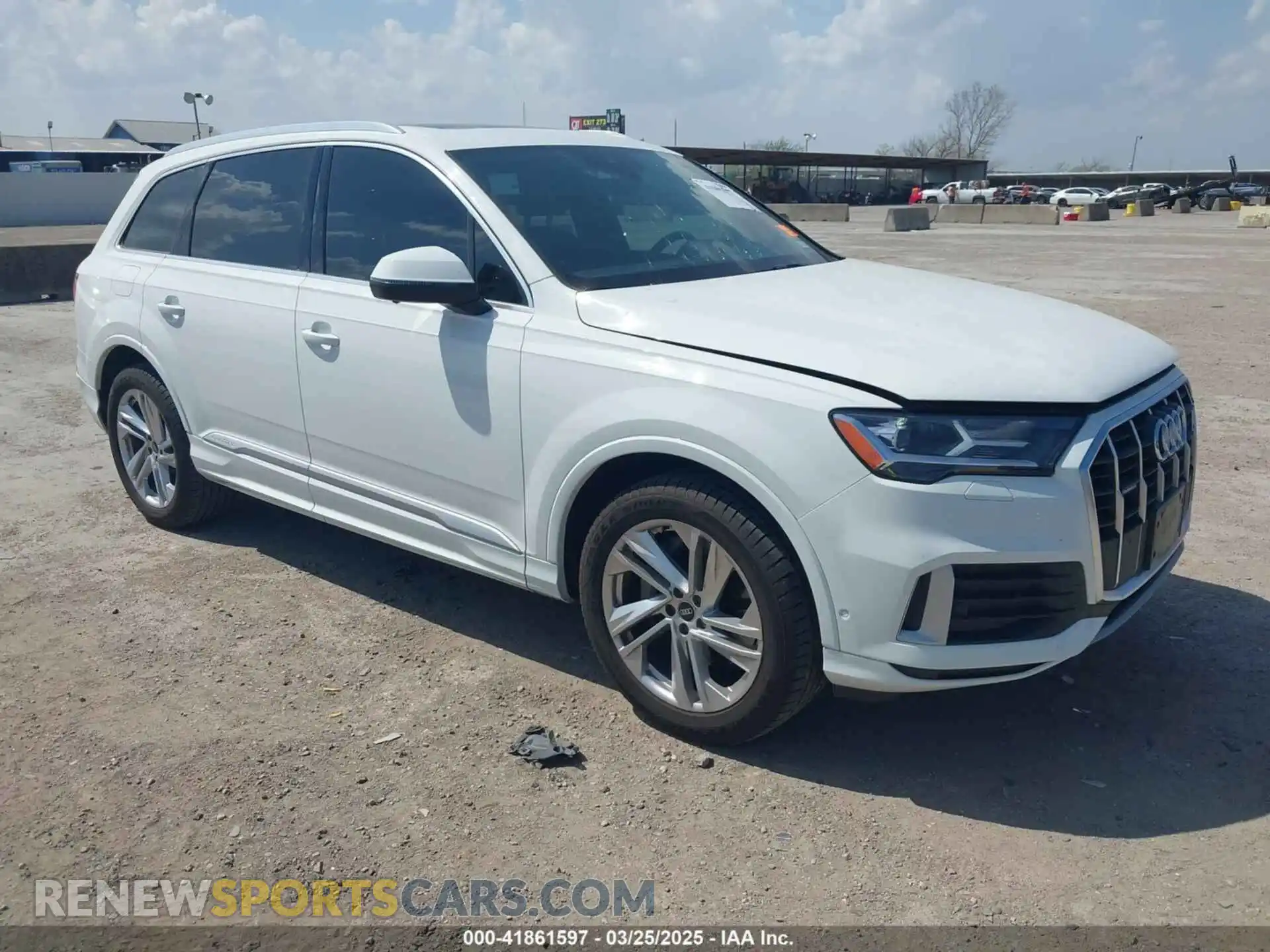 1 Photograph of a damaged car WA1LJAF76MD014837 AUDI Q7 2021