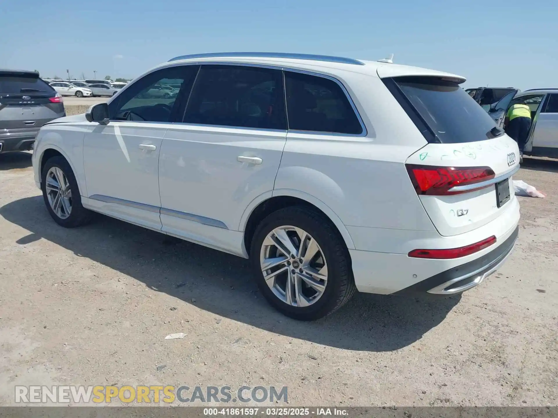 3 Photograph of a damaged car WA1LJAF76MD014837 AUDI Q7 2021