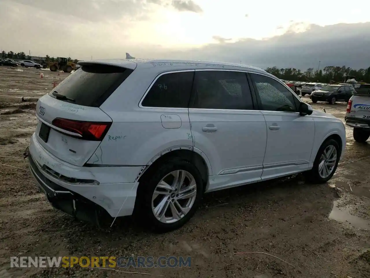 3 Photograph of a damaged car WA1LJAF76MD036045 AUDI Q7 2021