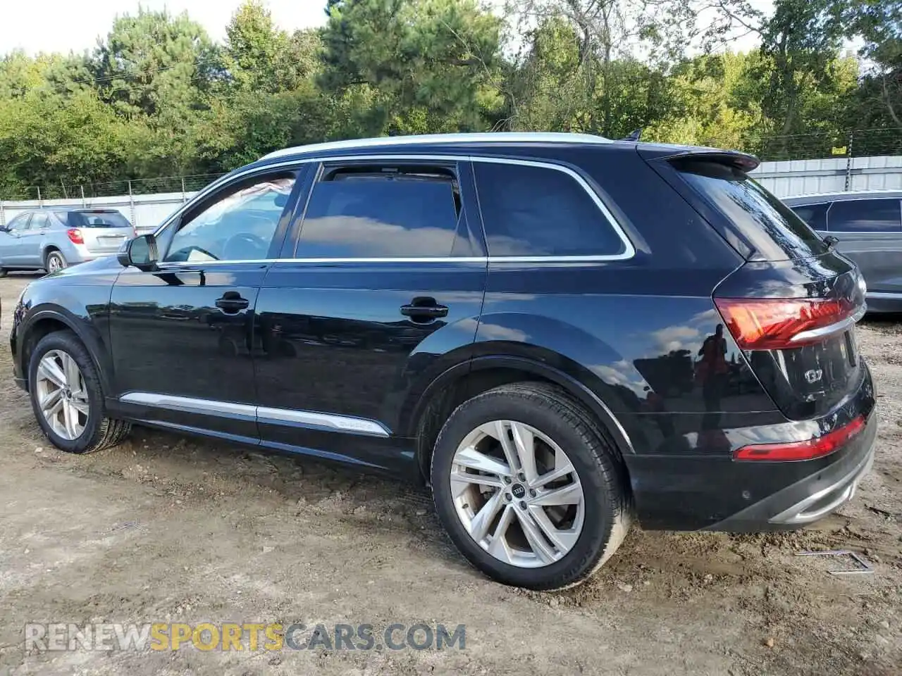 2 Photograph of a damaged car WA1LJAF79MD021006 AUDI Q7 2021